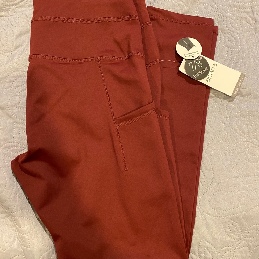 Athletic leggings